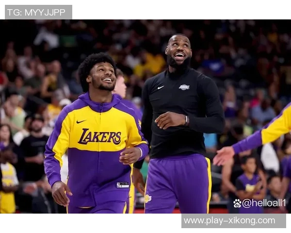 C约翰逊四季场均命中两记三分且命中率超四成独占联盟之巅 C约翰逊四季场均命中两记三分且命中率超四成独占联盟之巅