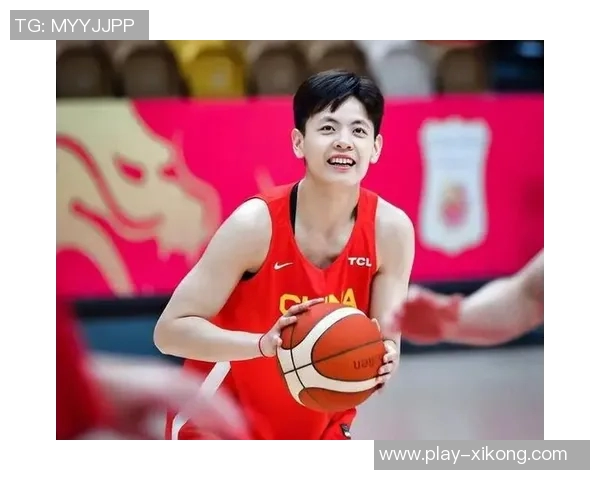 杨舒予分享中秋快乐照片展现独特稀缺库存的乱七八糟魅力