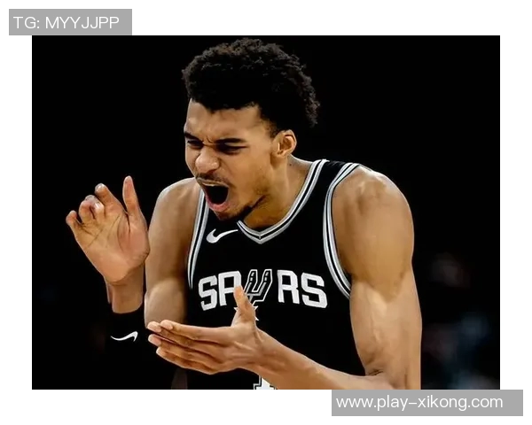 2米26控卫文班亚马展现全能球技助攻队友三分球精彩瞬间