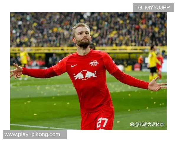 拜仁发布客战门兴海报乌尔比希与莱默尔共同亮相展现团队精神