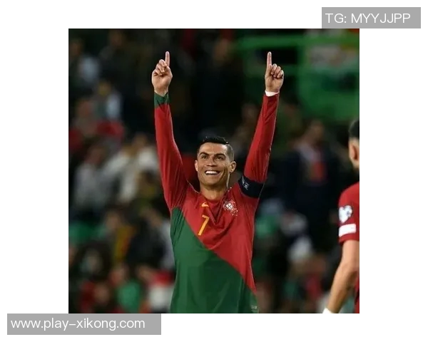 C罗社交媒体分享回归葡萄牙国家队照片帅气戴墨镜引发球迷热议