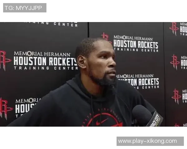 杜兰特谈团队合作的重要性传球能减轻队友压力提升整体表现 杜兰特谈团队合作的重要性传球能减轻队友压力提升整体表现